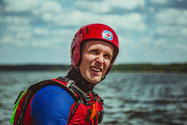 ein junger Wasserwächter in Nahaufnahme
